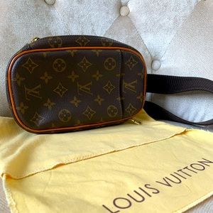 Louis Vuitton Crossbody Messenger Bag